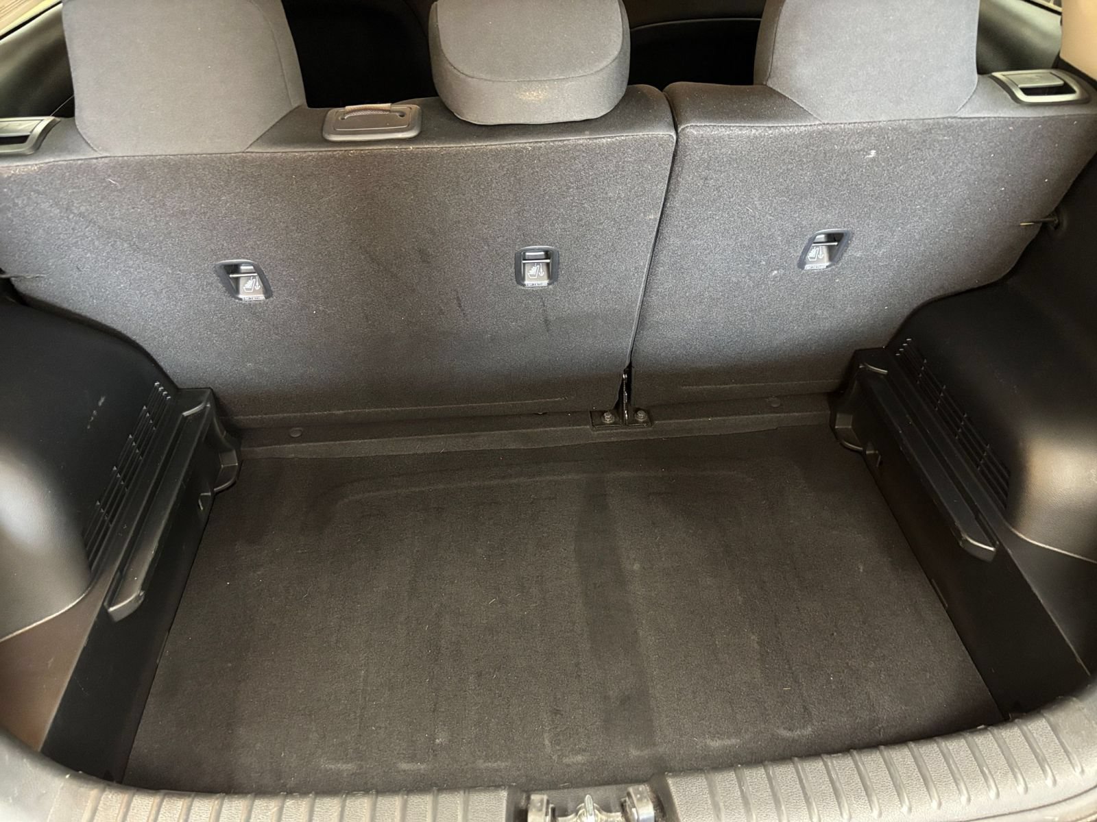 Used 2025 Kia Soul LX w/ LX Technology Package FWD image 24