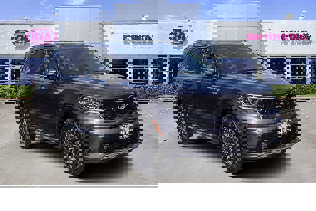 Certified 2024 Kia Sorento EX image 3