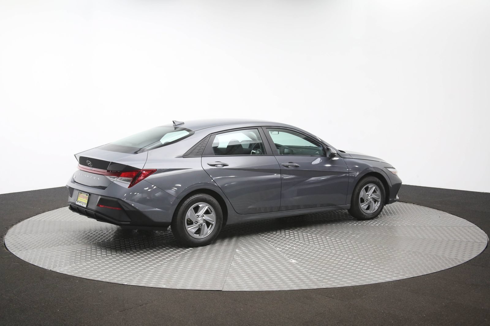 Used 2024 Hyundai Elantra SE FWD image 40