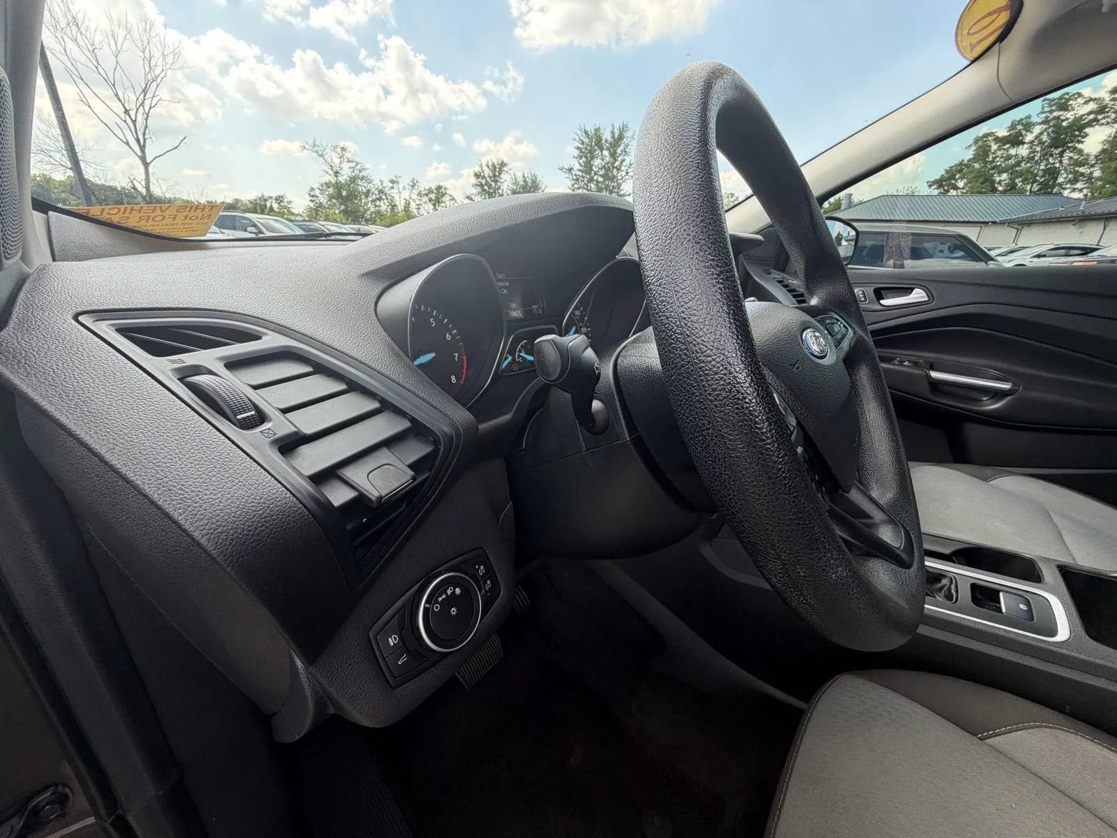 Used 2018 Ford Escape SE w/ SE Sync 3 Package AWD/4WD image 11