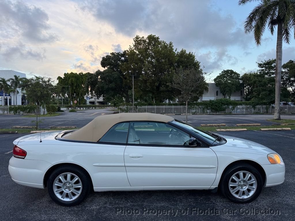 Used 2004 Chrysler Sebring GTC FWD image 16
