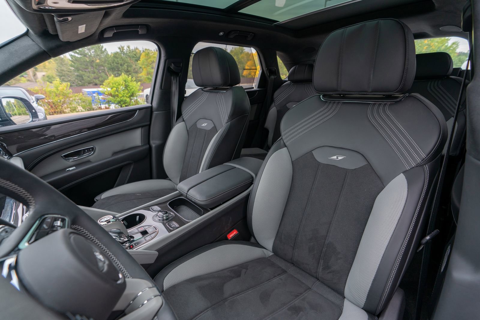 New 2025 Bentley Bentayga image 25