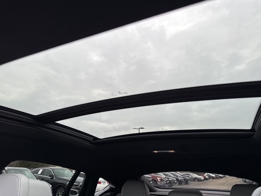 New 2026 BMW X6 xDrive40i w/ Climate Comfort Package image 19