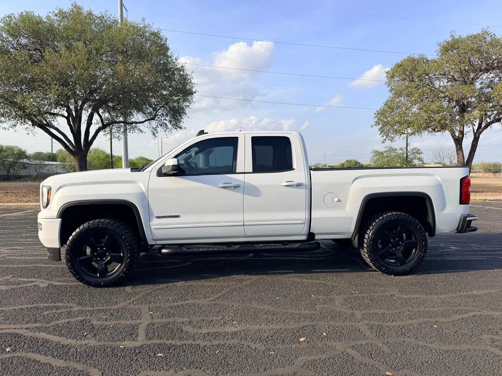 Used 2017 GMC Sierra 1500 SLE w/ SLE Value Package RWD image 4