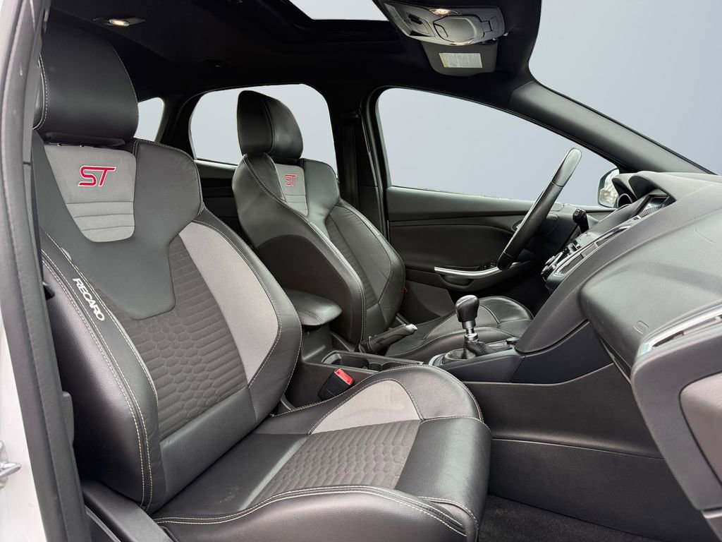 Used 2018 Ford Focus ST w/ Equipment Group 401A image 15