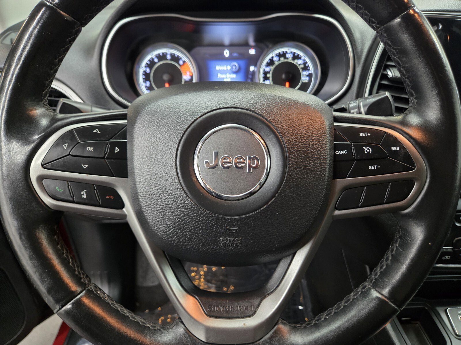 Used 2019 Jeep Cherokee Limited FWD image 15