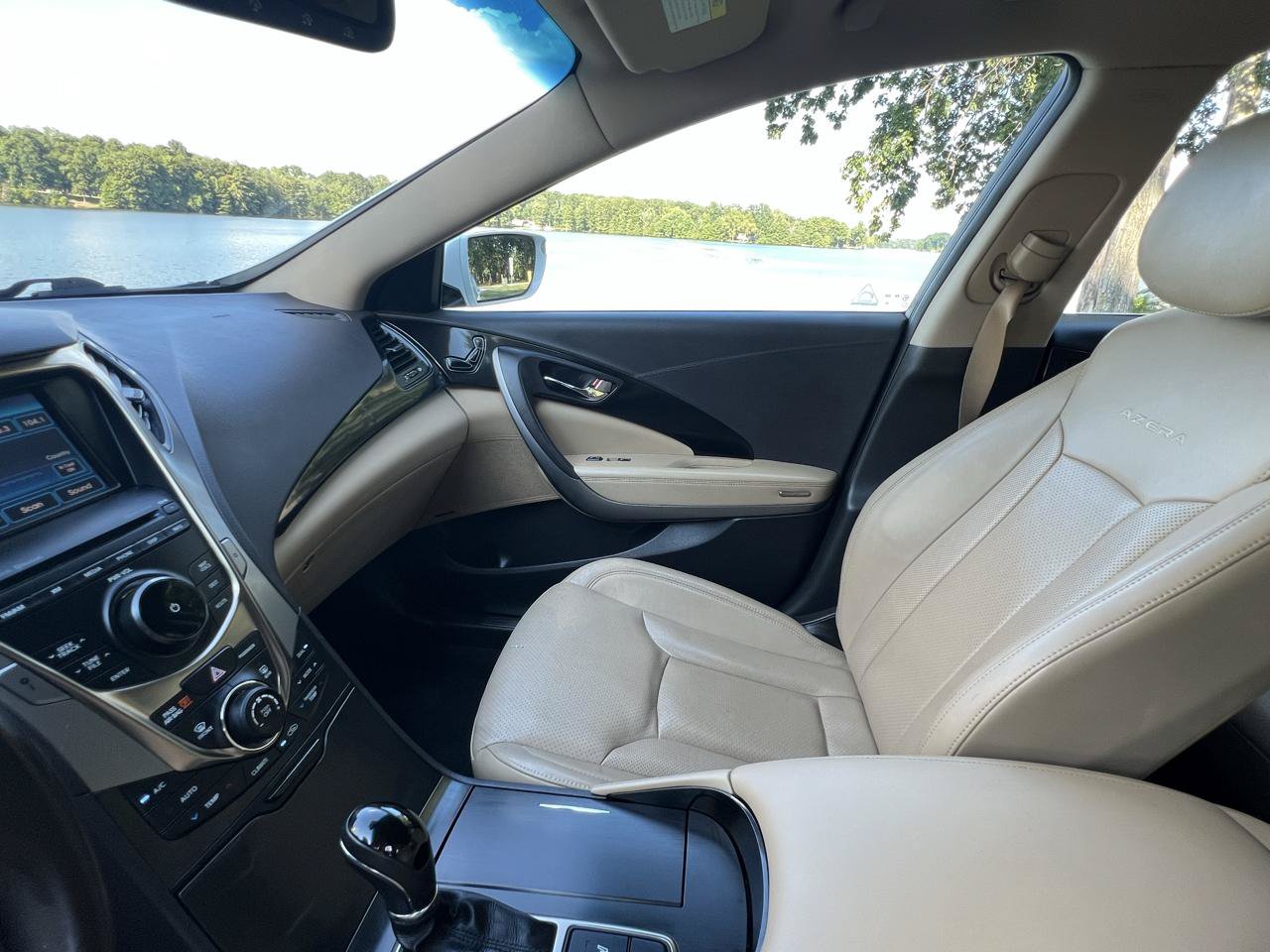 Used 2013 Hyundai Azera FWD image 19