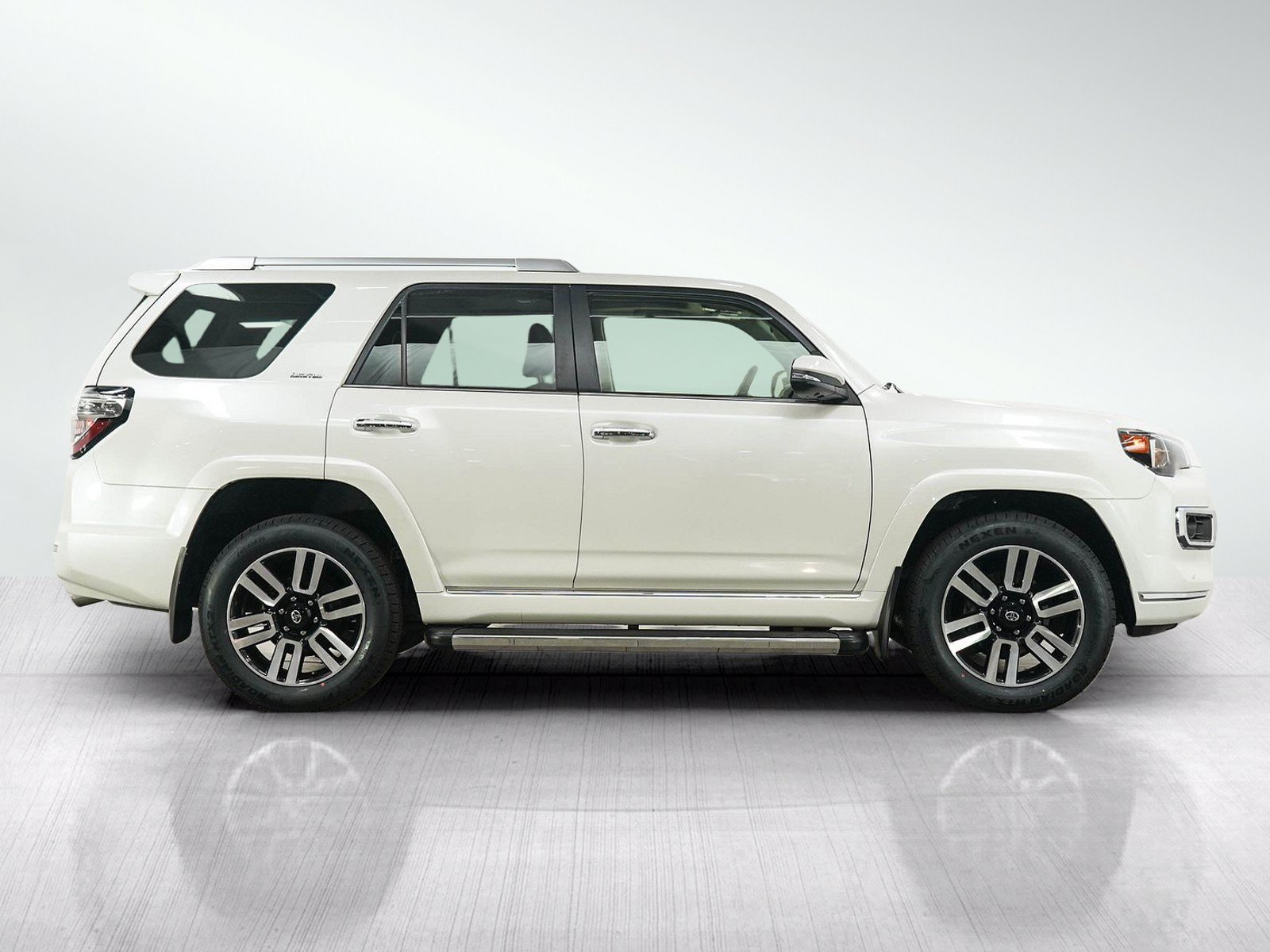 Used 2022 Toyota 4Runner Limited AWD/4WD image 6