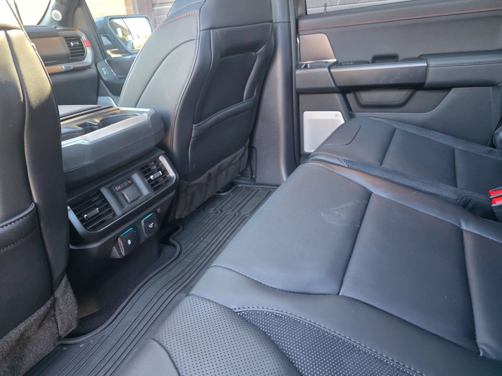 Used 2025 Ford F150 Raptor AWD/4WD image 39