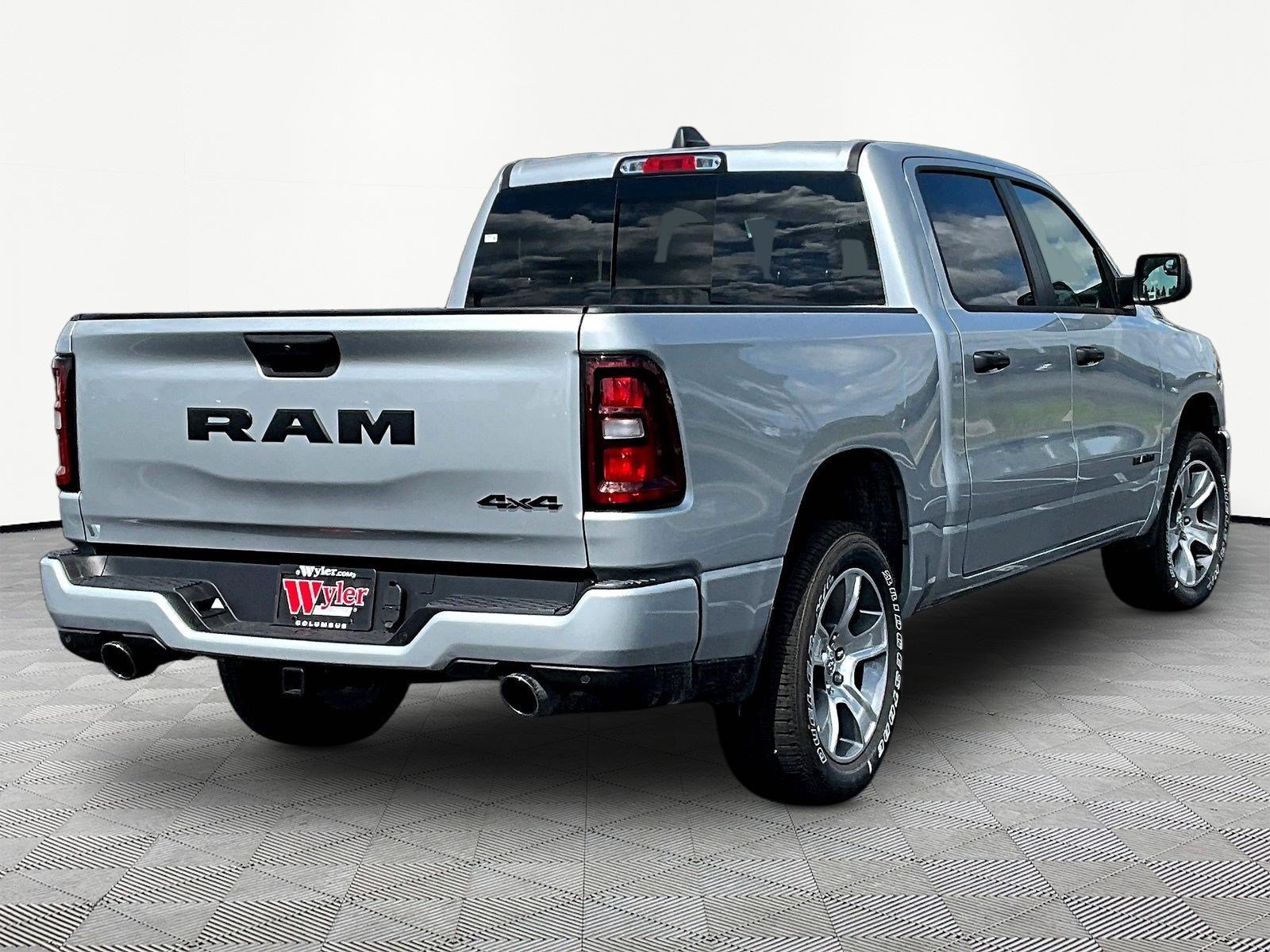 New 2026 RAM 1500 Express AWD/4WD image 7