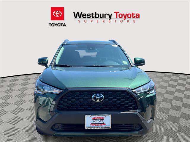 Certified 2022 Toyota Corolla Cross LE AWD/4WD image 3
