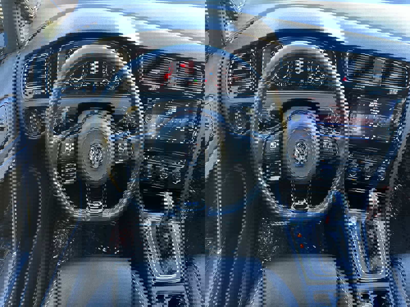 Used 2019 Volkswagen Golf R 4-Door image 15