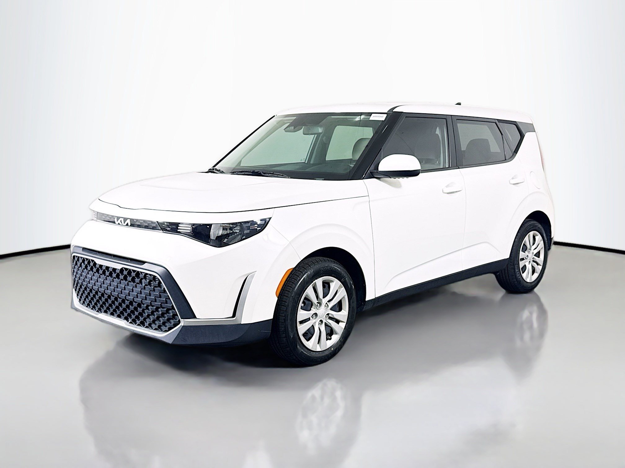 Used 2024 Kia Soul LX FWD image 4