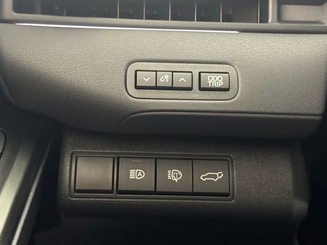 New 2026 Toyota C-HR AWD/4WD image 30