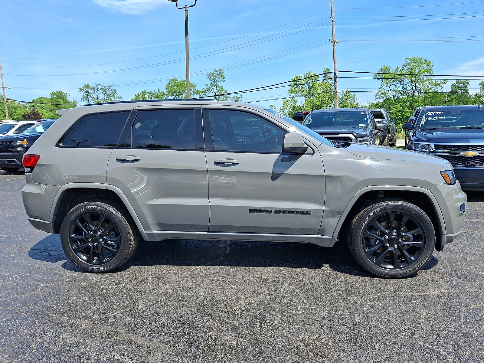 Used 2021 Jeep Grand Cherokee Laredo X AWD/4WD image 7