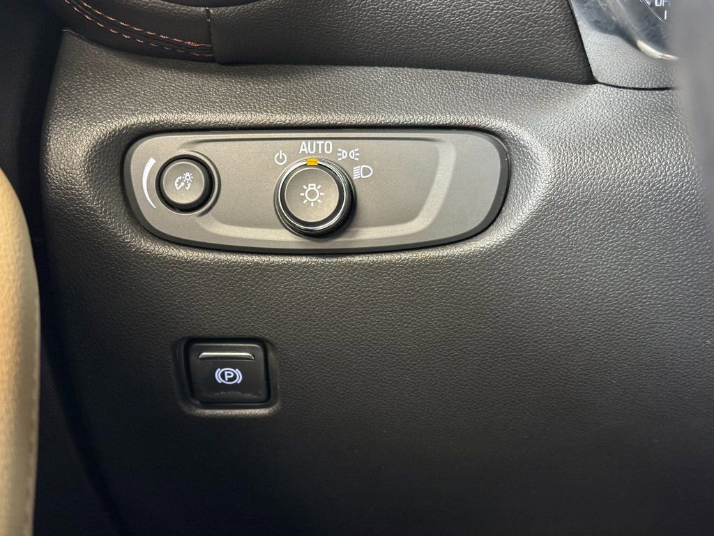 Used 2019 Chevrolet Blazer Premier w/ Driver Confidence II Package image 30