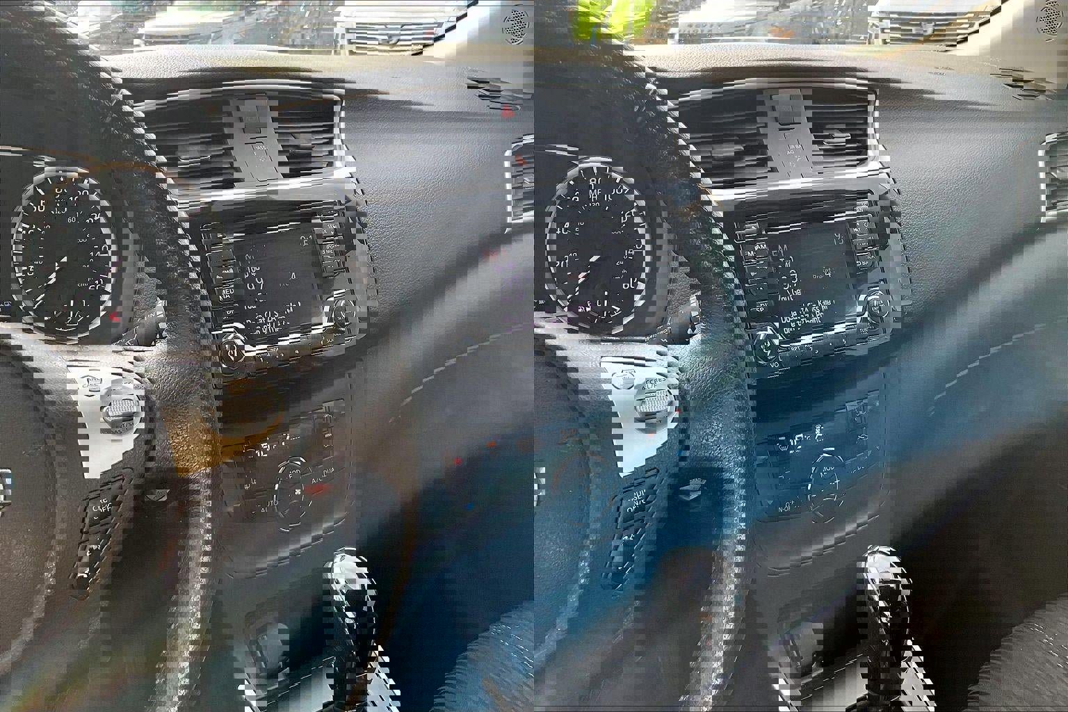 Used 2018 Nissan Sentra SV image 6