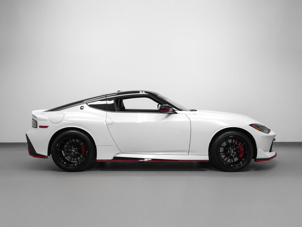Used 2026 Nissan Z NISMO w/ Floor Mat Package RWD image 7