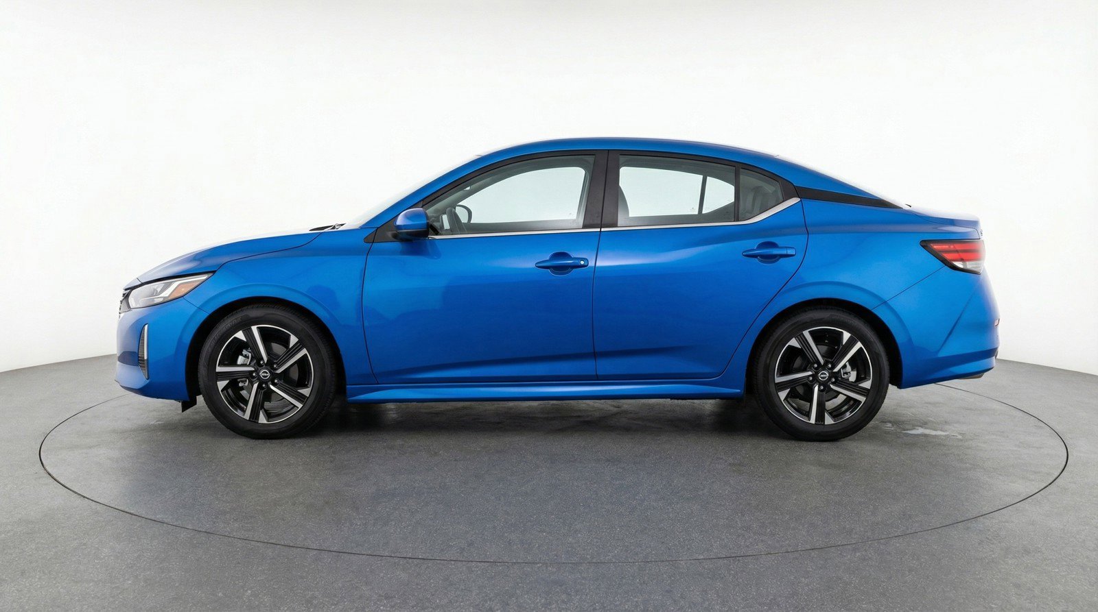 Used 2025 Nissan Sentra SV image 5