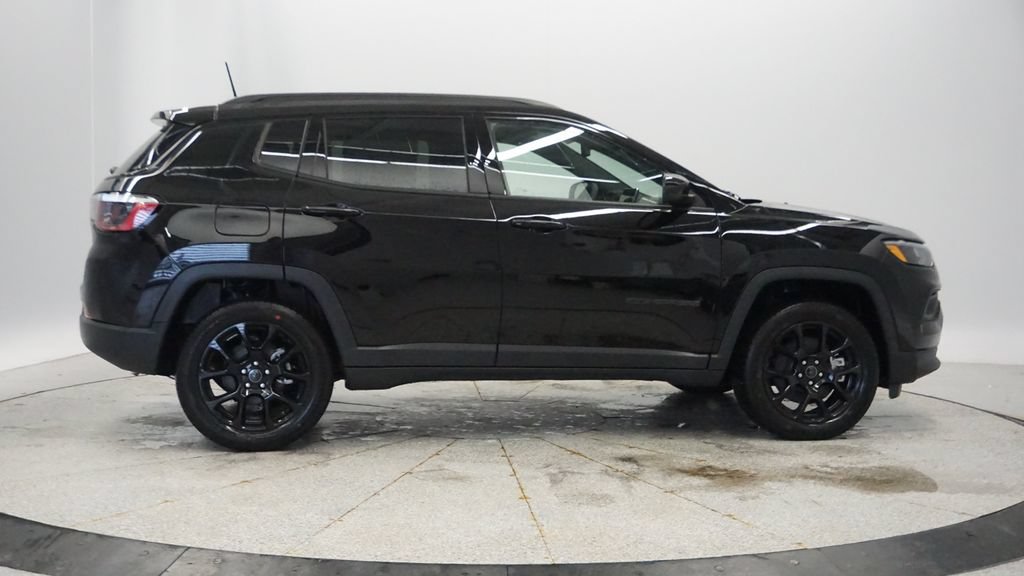 New 2026 Jeep Compass Latitude AWD/4WD image 11