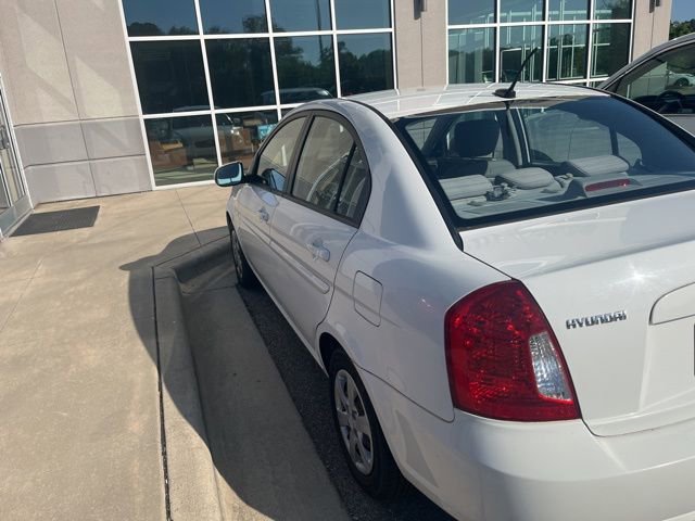 Used 2010 Hyundai Accent GLS image 7