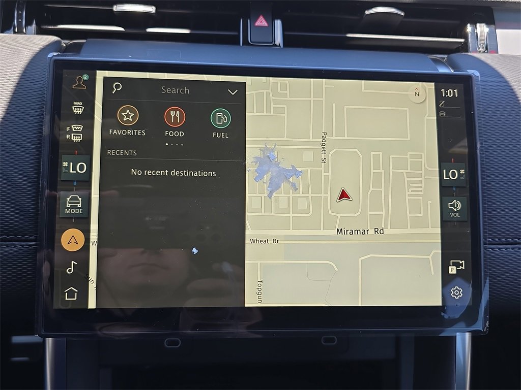 New 2025 Land Rover Discovery Sport Dynamic SE image 23