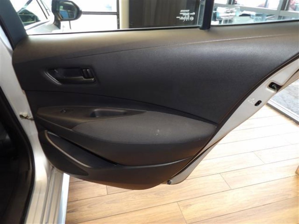 Used 2022 Toyota Corolla LE image 15