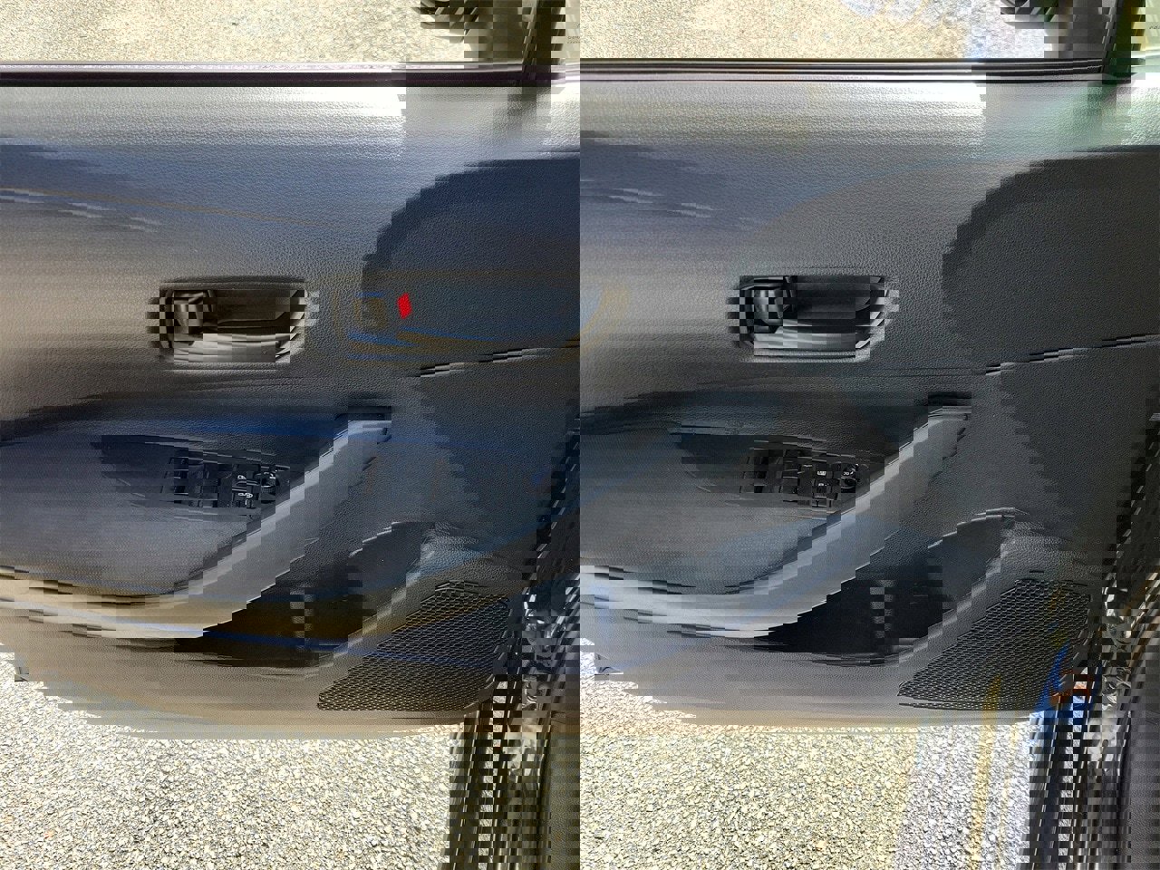 Used 2022 Toyota Corolla LE image 13