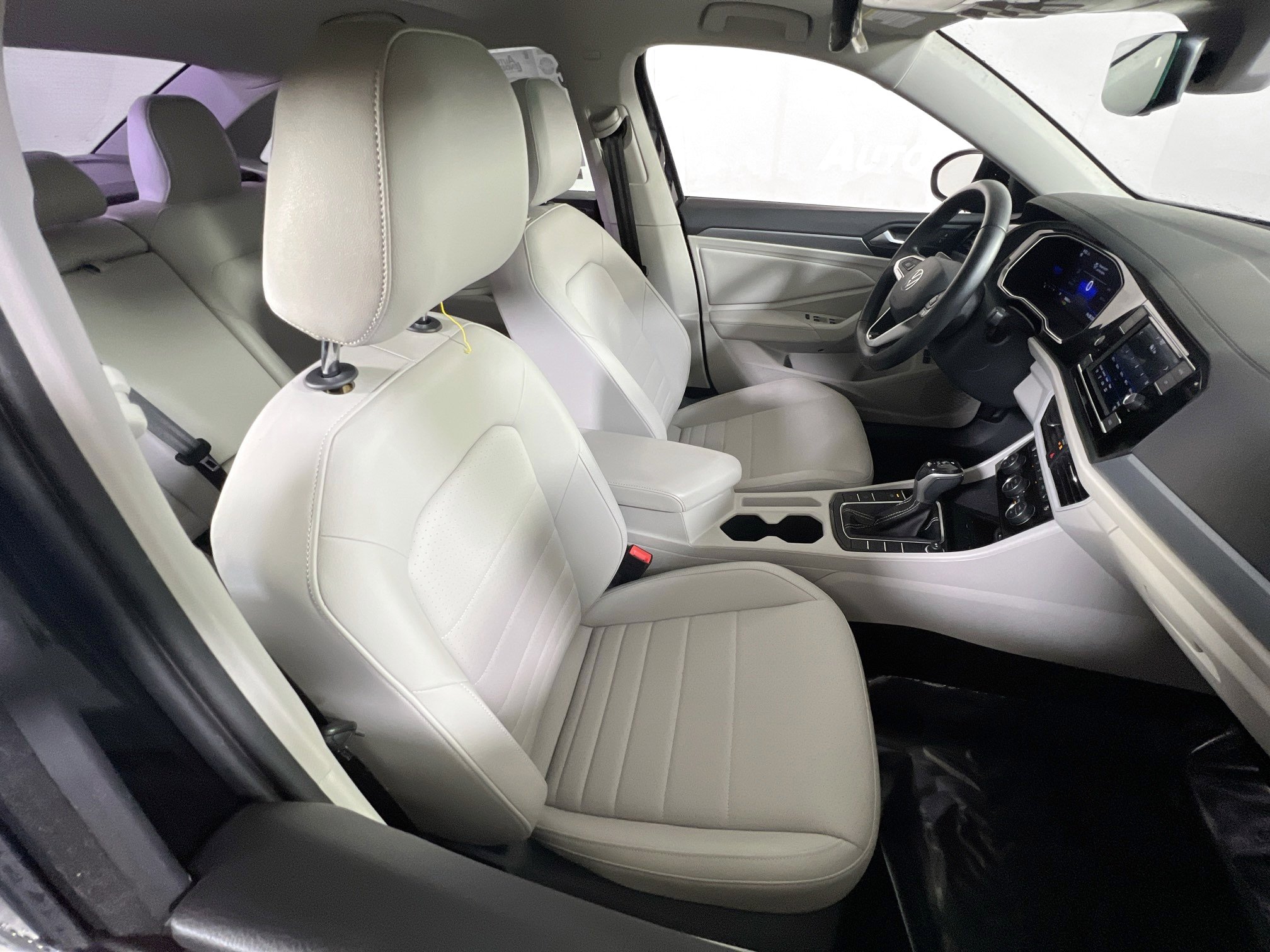 Used 2022 Volkswagen Jetta SE image 27