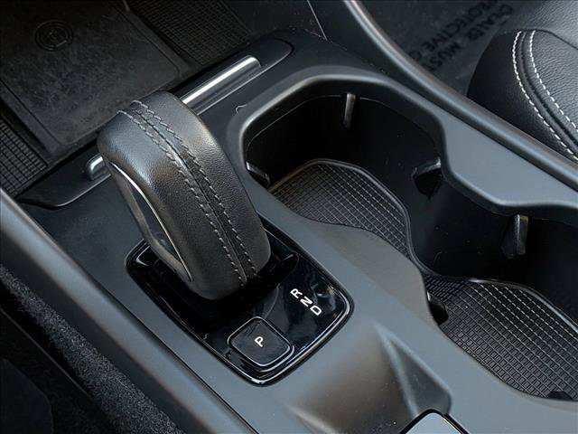 Used 2019 Volvo XC40 T5 Momentum image 12