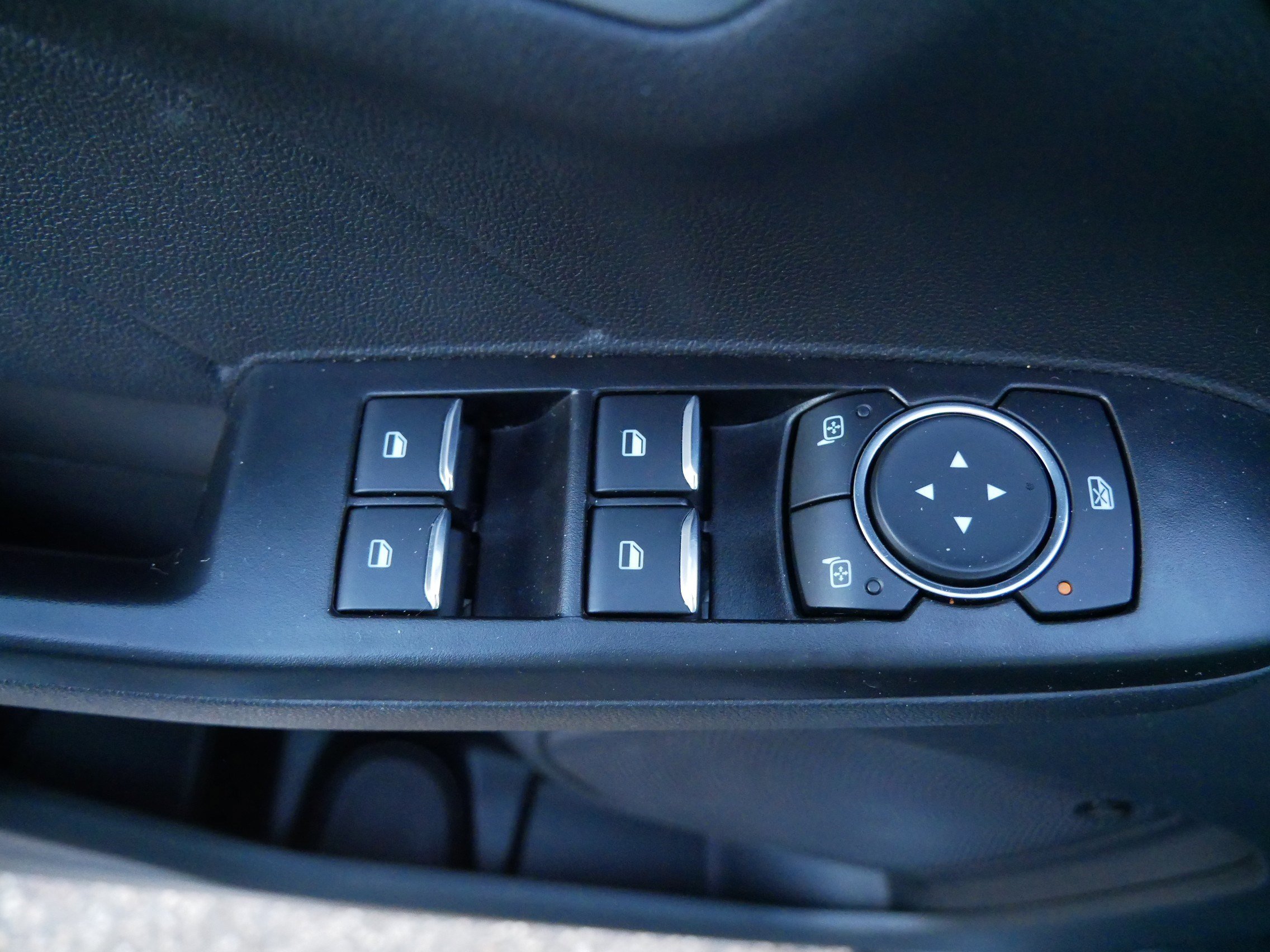 New 2025 Ford Escape PHEV w/ PHEV Premium Package image 20