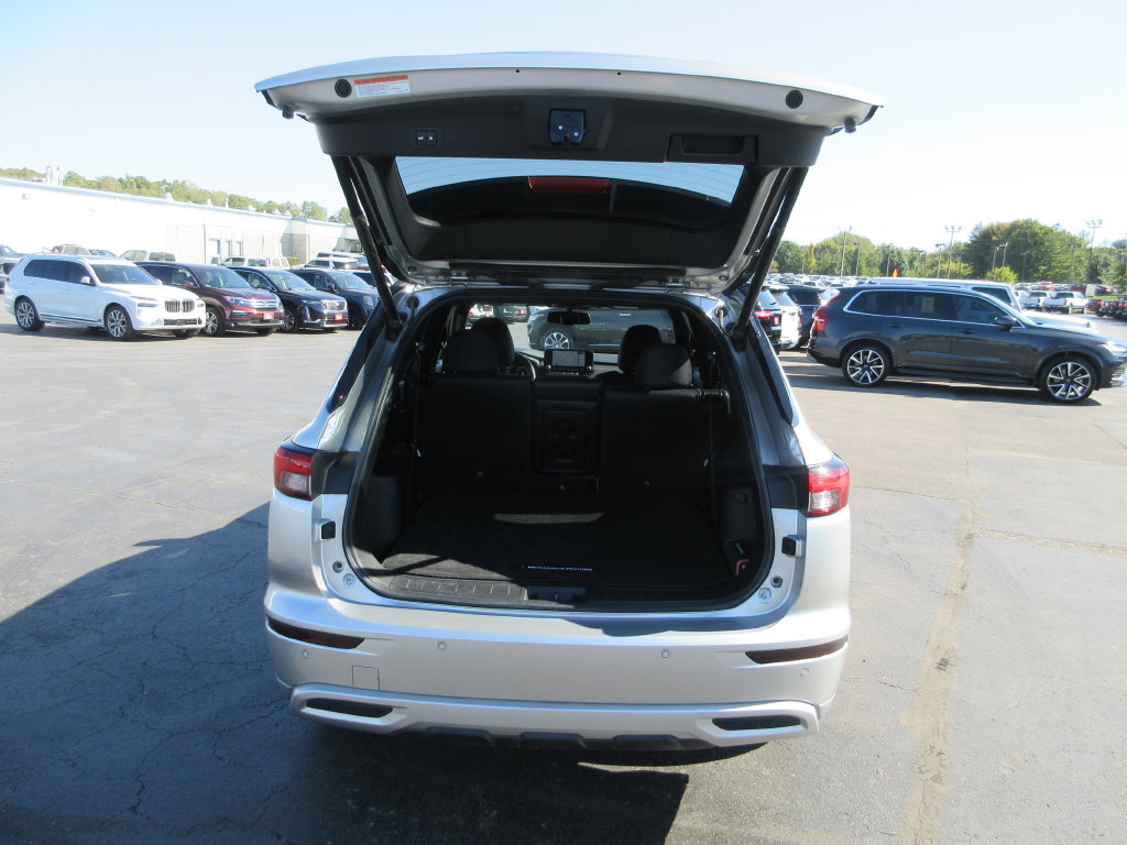 Used 2023 Mitsubishi Outlander SEL AWD/4WD image 8