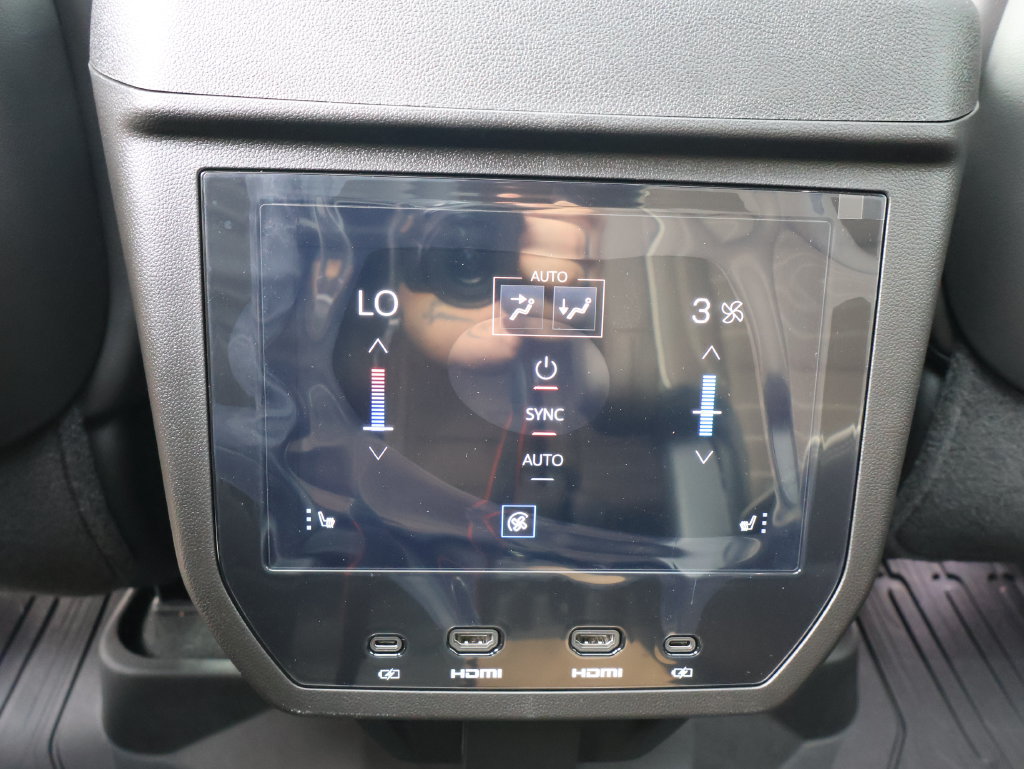 New 2026 GMC Yukon XL Denali Ultimate AWD/4WD image 33