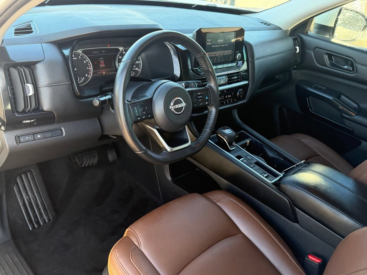 Certified 2024 Nissan Pathfinder SV FWD image 17