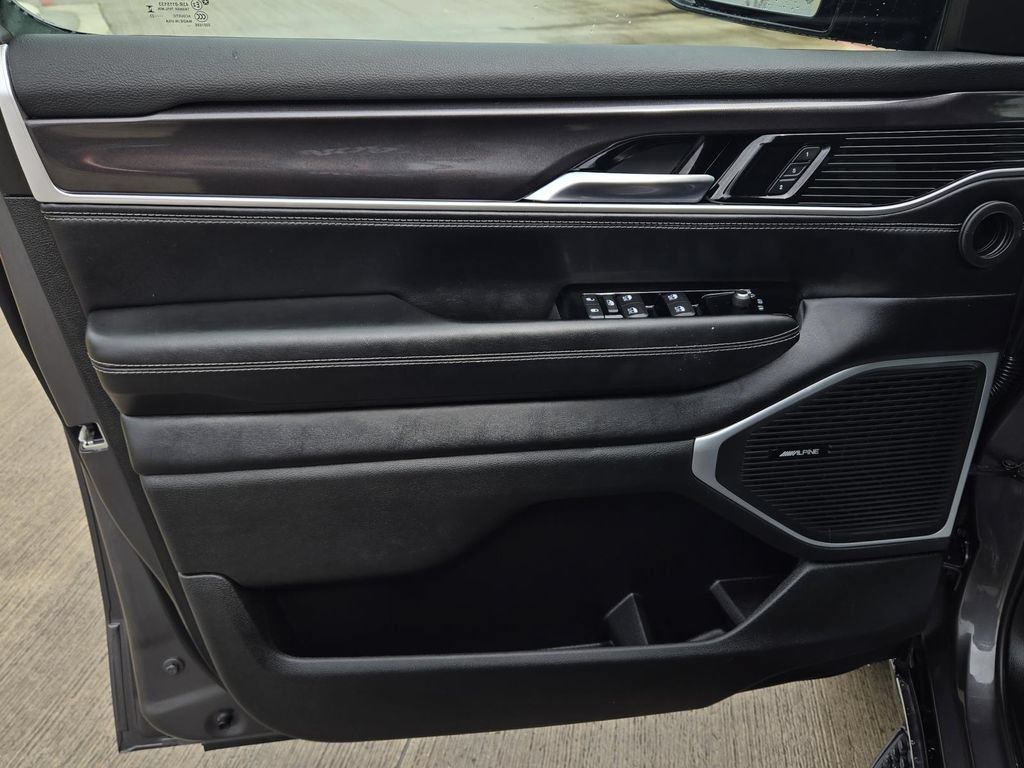 Used 2023 Jeep Wagoneer 4WD w/ Premium Group I image 25