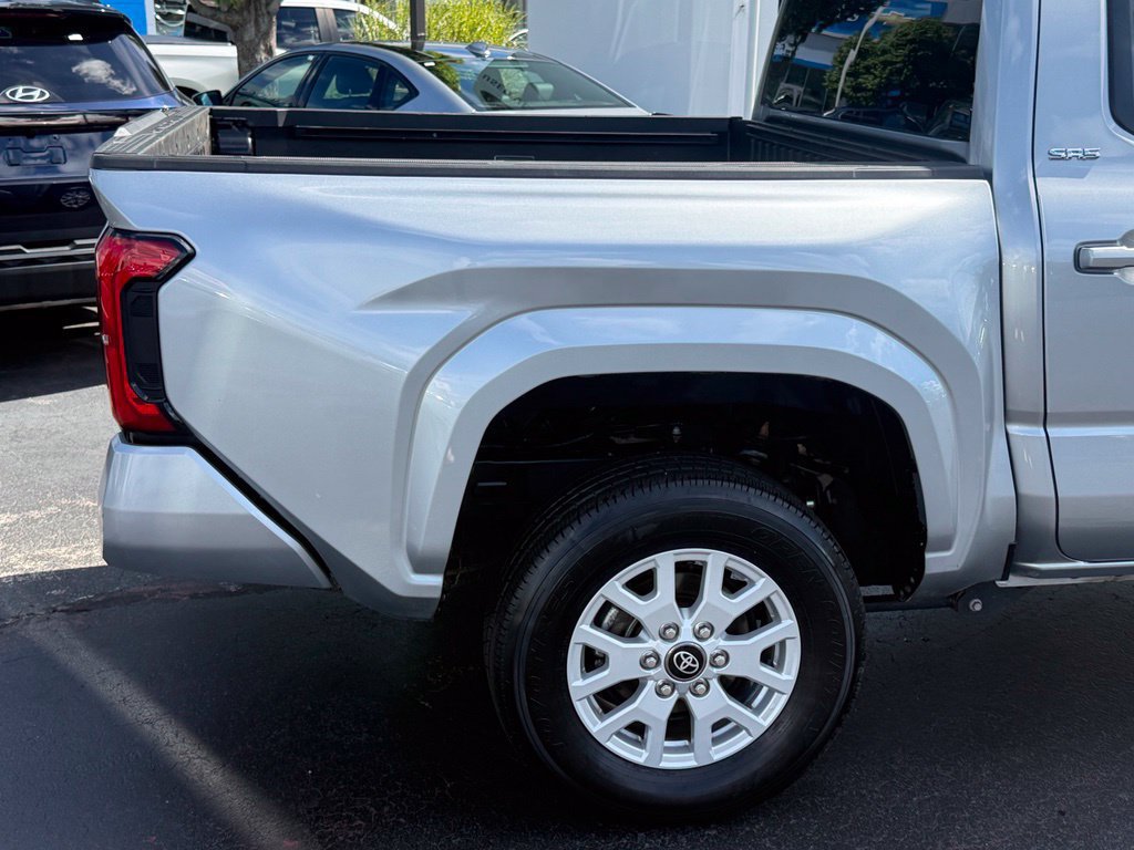 Certified 2025 Toyota Tacoma SR5 AWD/4WD image 8
