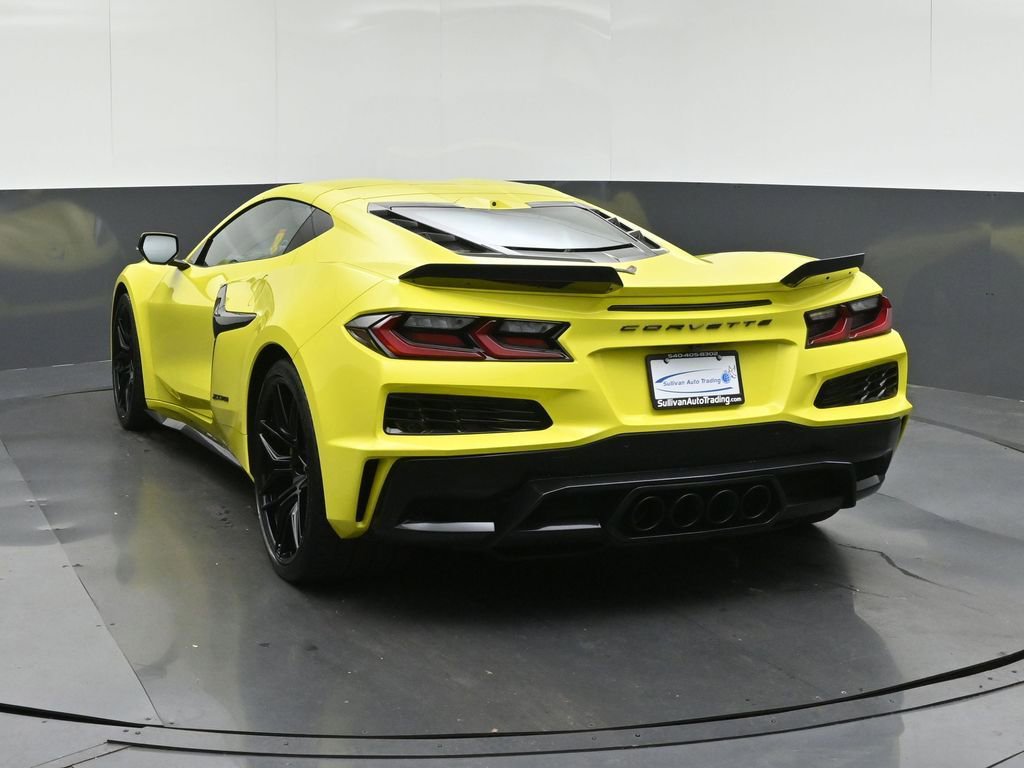 Used 2023 Chevrolet Corvette Z06 RWD image 5