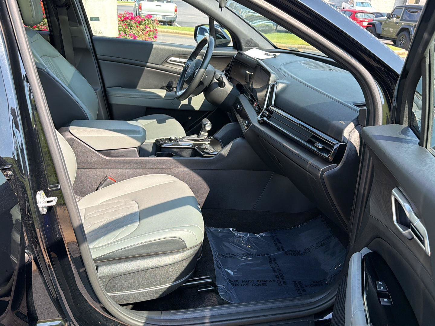 Used 2023 Kia Sportage X-Line w/ X-Line Premium Package AWD/4WD image 12