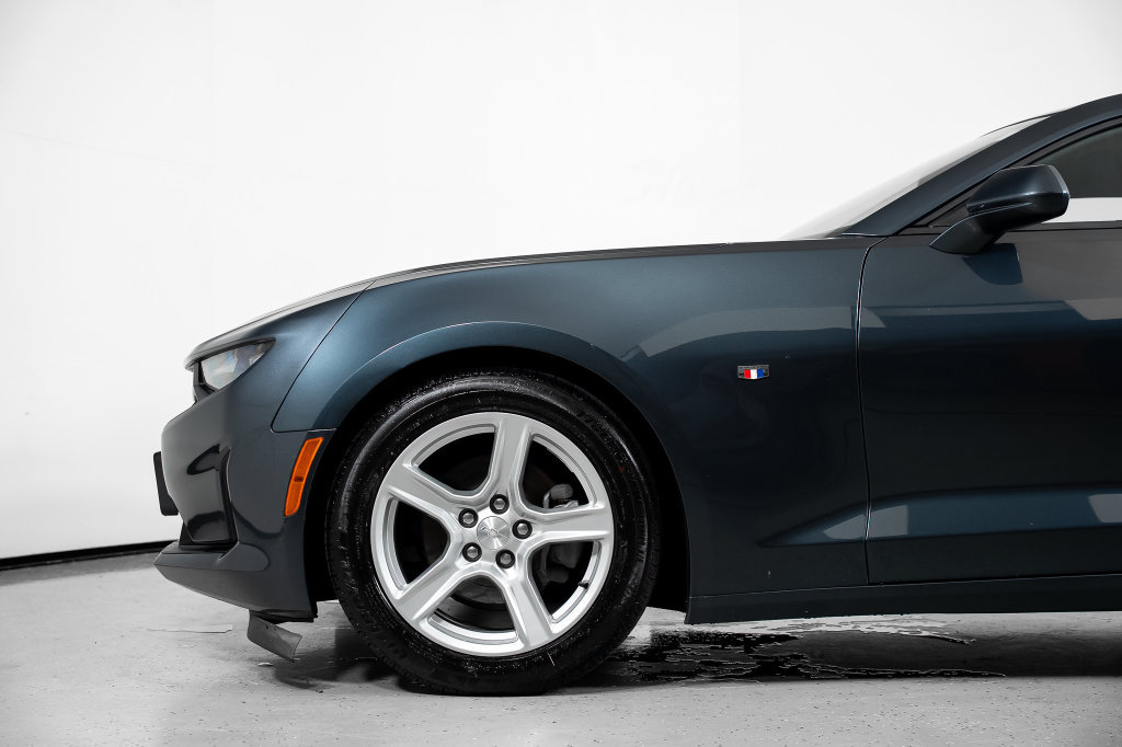 Used 2020 Chevrolet Camaro LT w/ Technology Package RWD image 12