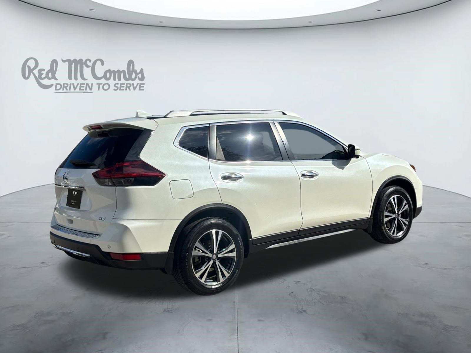 Used 2019 Nissan Rogue SV w/ Premium Package FWD image 5