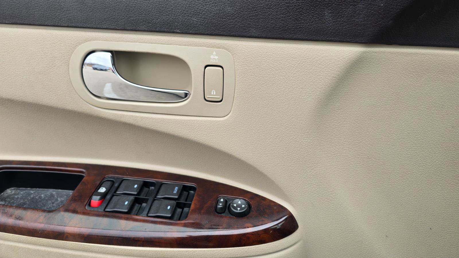 Used 2009 Buick LaCrosse CX image 12