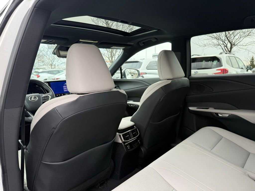 Used 2024 Lexus RX 350 Premium image 16