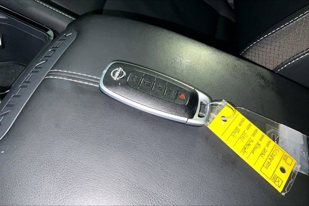 Used 2025 Nissan Pathfinder SL w/ Black Appearance Package image 14