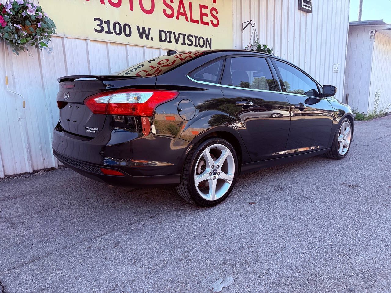 Used 2012 Ford Focus Titanium FWD image 4
