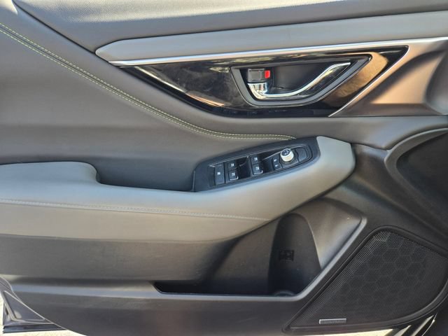 Used 2025 Subaru Outback Onyx Edition AWD/4WD image 38