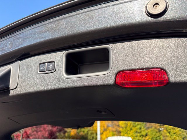 Used 2021 Porsche Macan S AWD/4WD image 35