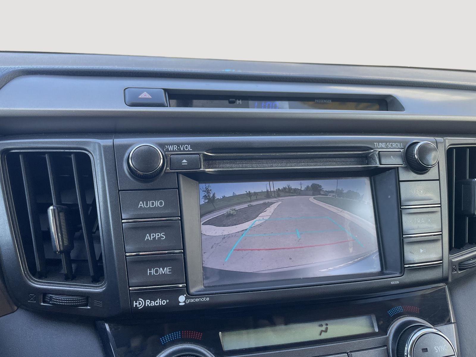 Used 2015 Toyota RAV4 XLE AWD/4WD image 29