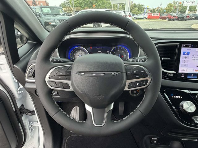 New 2027 Chrysler Pacifica LX FWD image 12