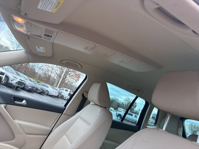 Used 2013 Volkswagen Tiguan SE image 10