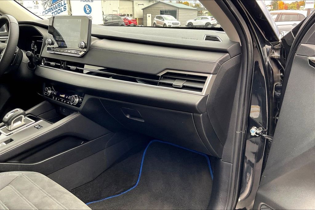 Used 2023 Mitsubishi Outlander SE image 15